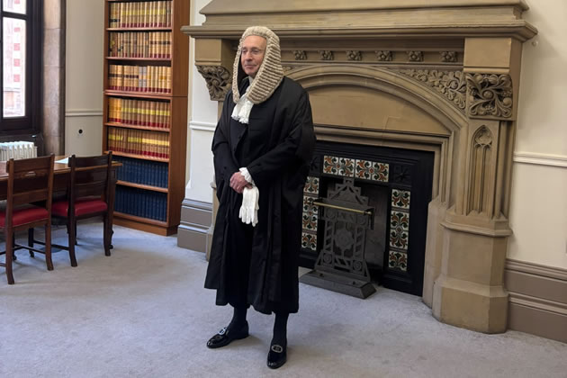 Andy Slaughter the Royal Courts of Justice before his swearing-in as Solicitor General